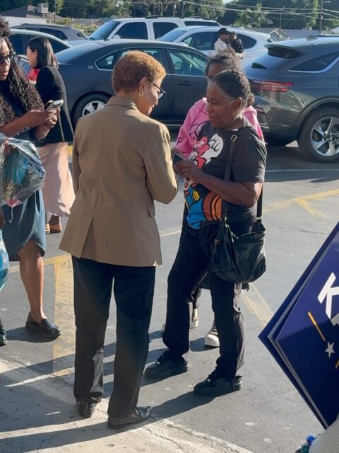 Mayor Karen Bass visited the Slauson today… not to take pictures or to ask for votes- but to connect with local families and business owners! Thank you for visiting us today! Thank you to @mayorofla @hellojasmyne @shismithwins @slausongirl @blacklavoice @laurenbrazile @wegrowla and everyone that made today possible!